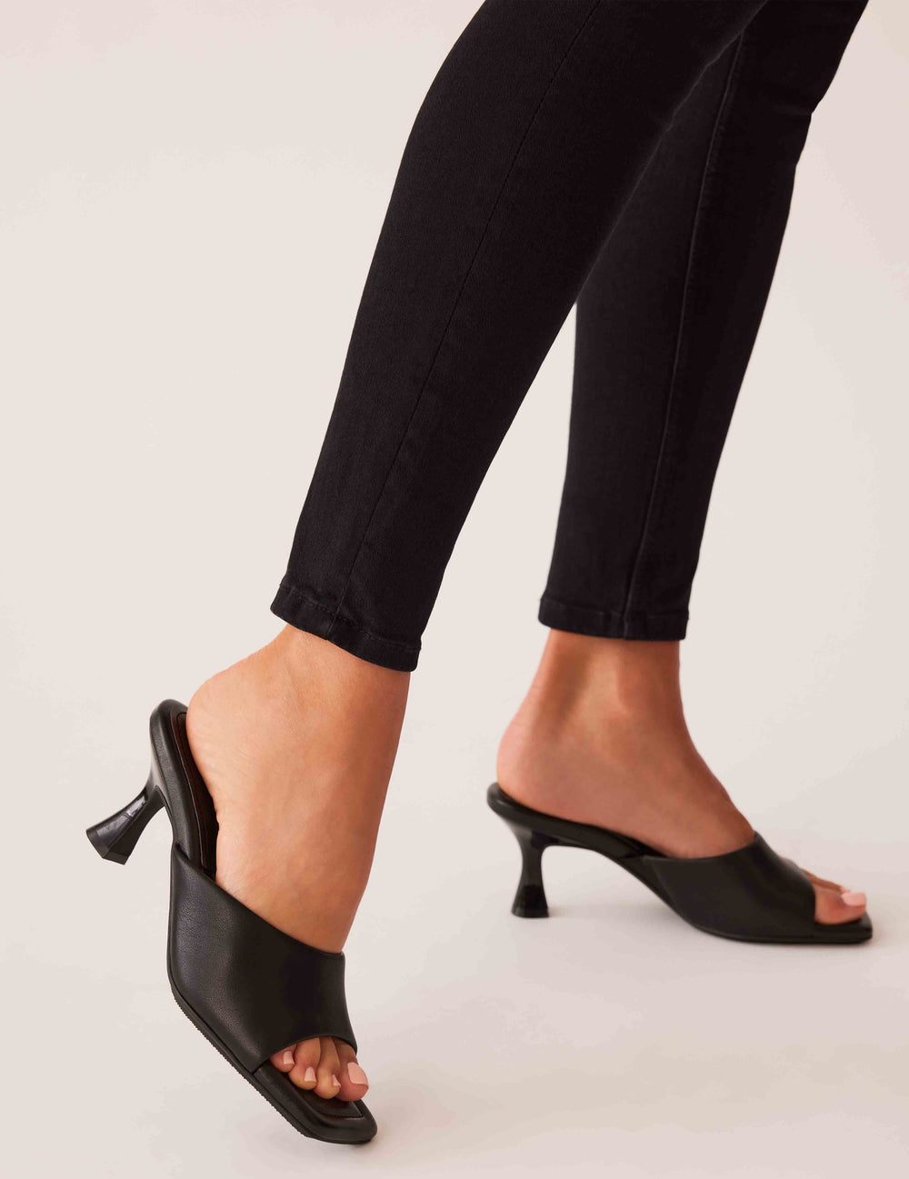 JERILYN - Anne Klein BLACK SMOOTH