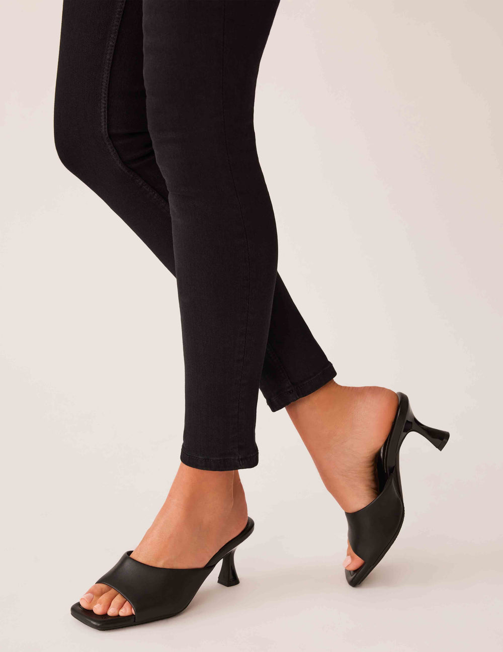 JERILYN - Anne Klein BLACK SMOOTH
