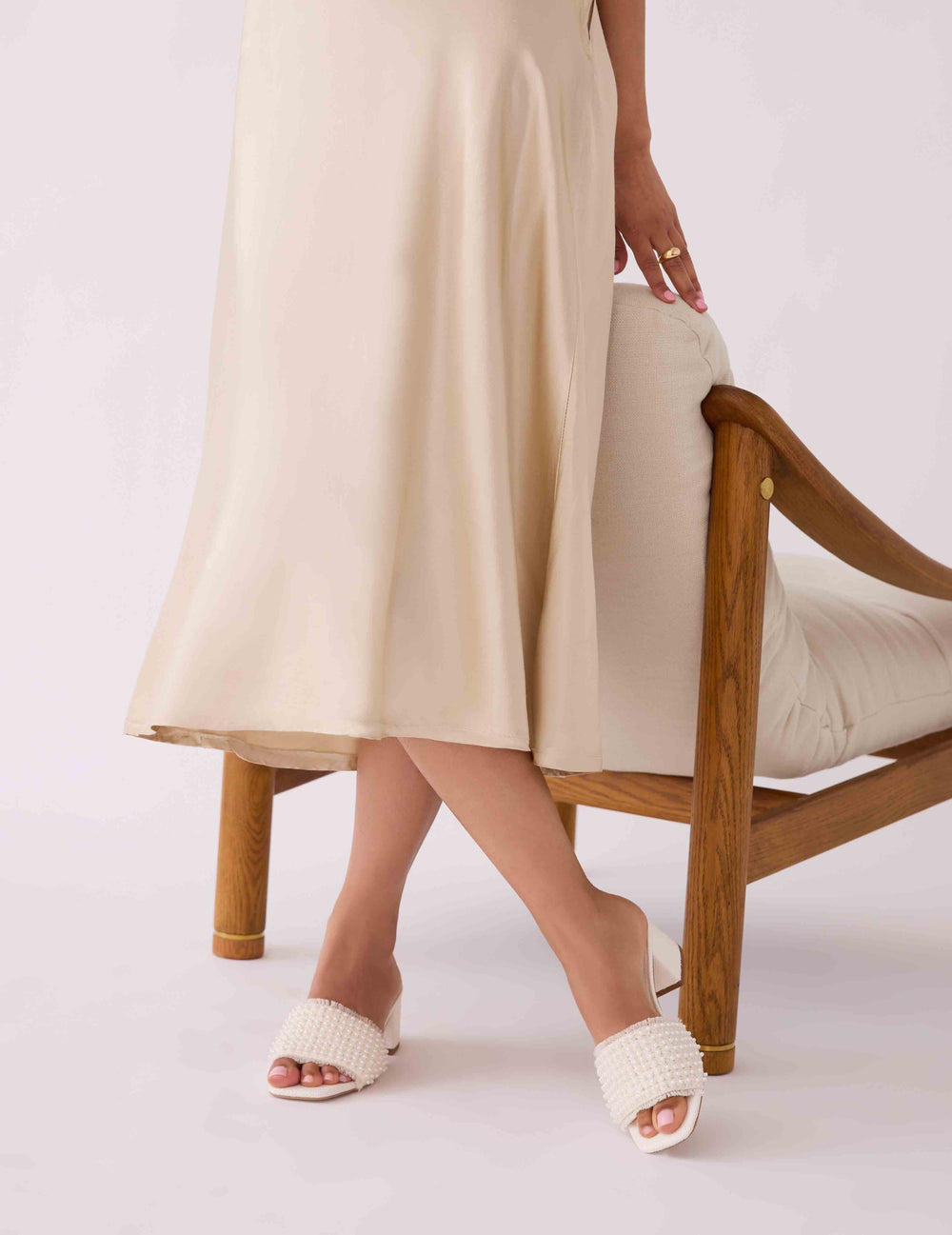 Dolls-P - Anne Klein Pearl